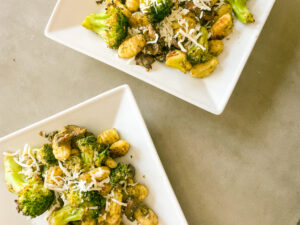 baked gnocchi with broccoli, sheet pan broccoli with gnocchi and mushrooms