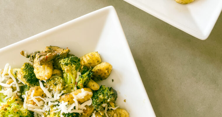 5 Ingredient One-Pan Baked Gnocchi & Broccoli (Vegan)