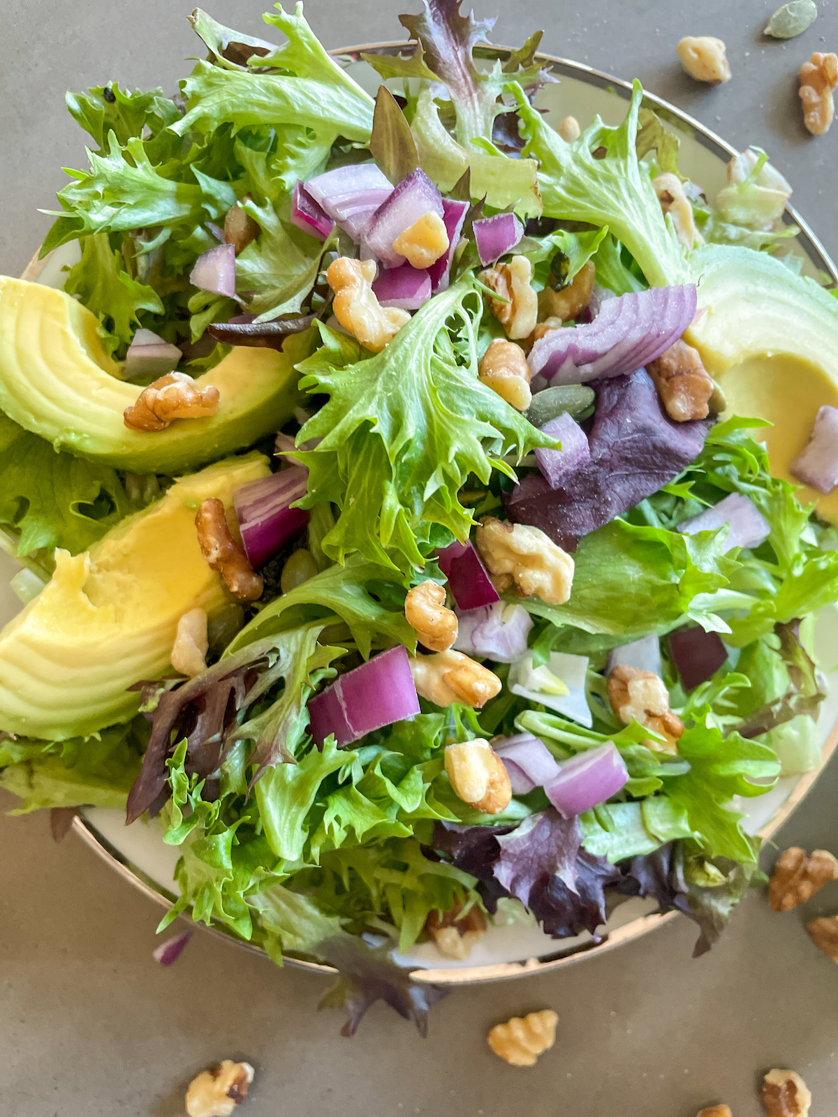 Simple Mixed Greens with Pepitas and Walnuts Salad